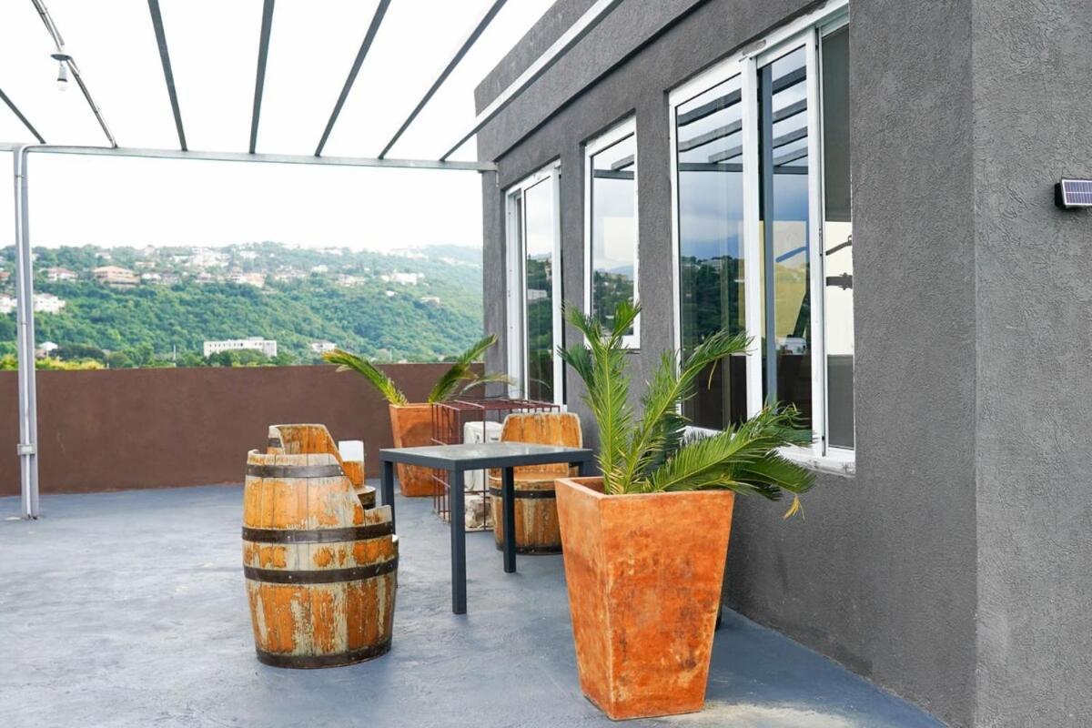 Urban Oasis At Chateau De Chanel Κίνγκστον Εξωτερικό φωτογραφία